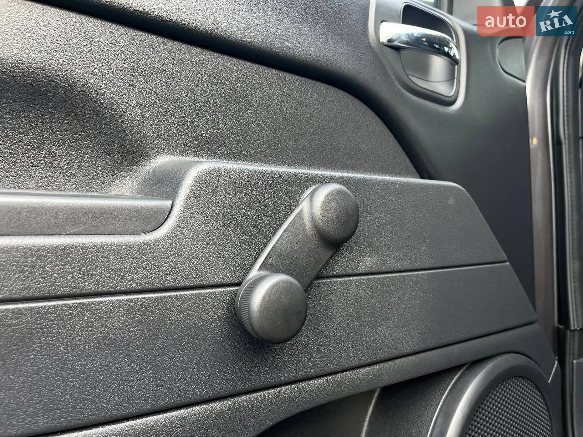 2015 Jeep Liberty (Patriot) - мініатюра 16