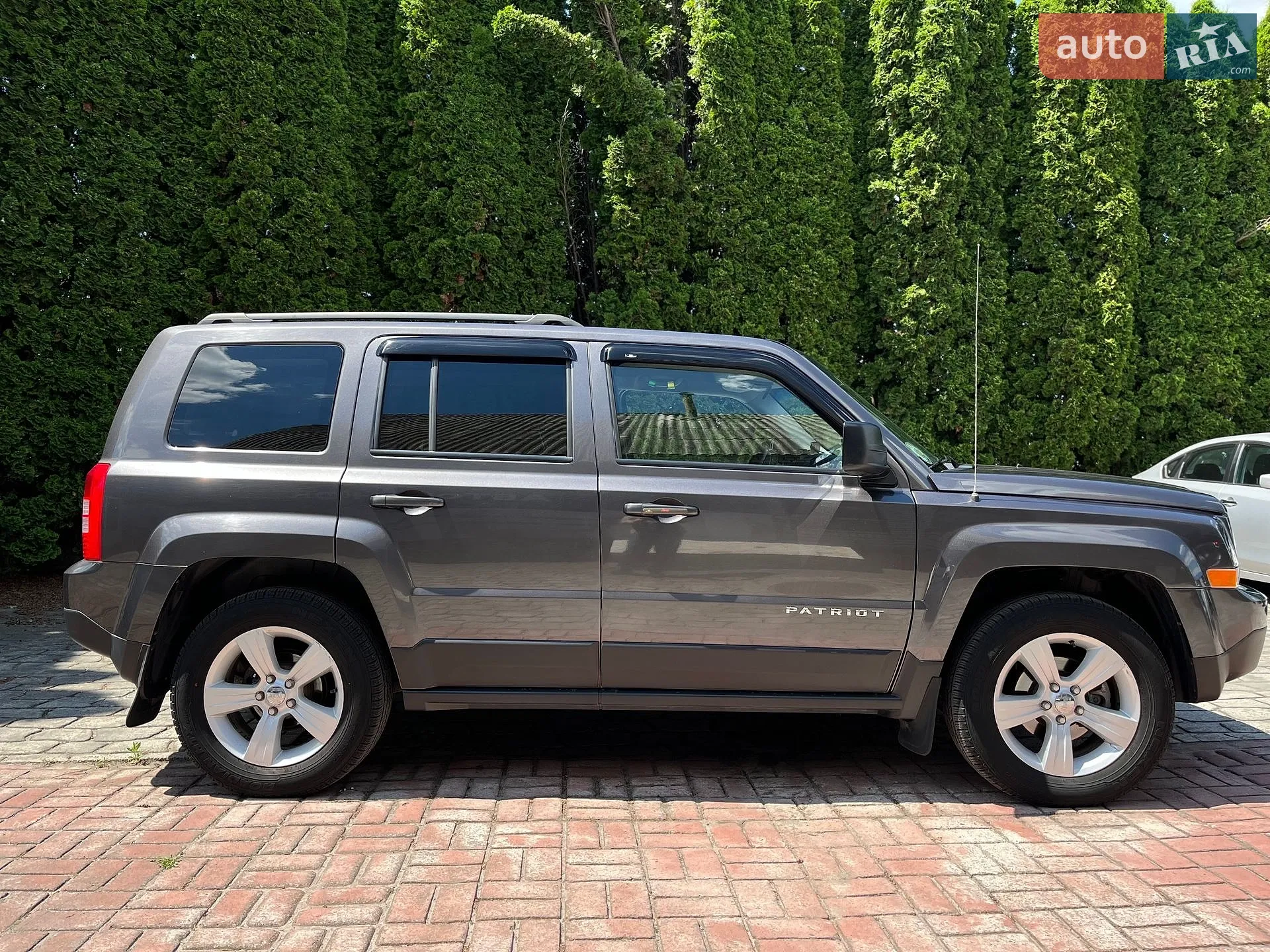 2016 Jeep Liberty (Patriot) - мініатюра 2