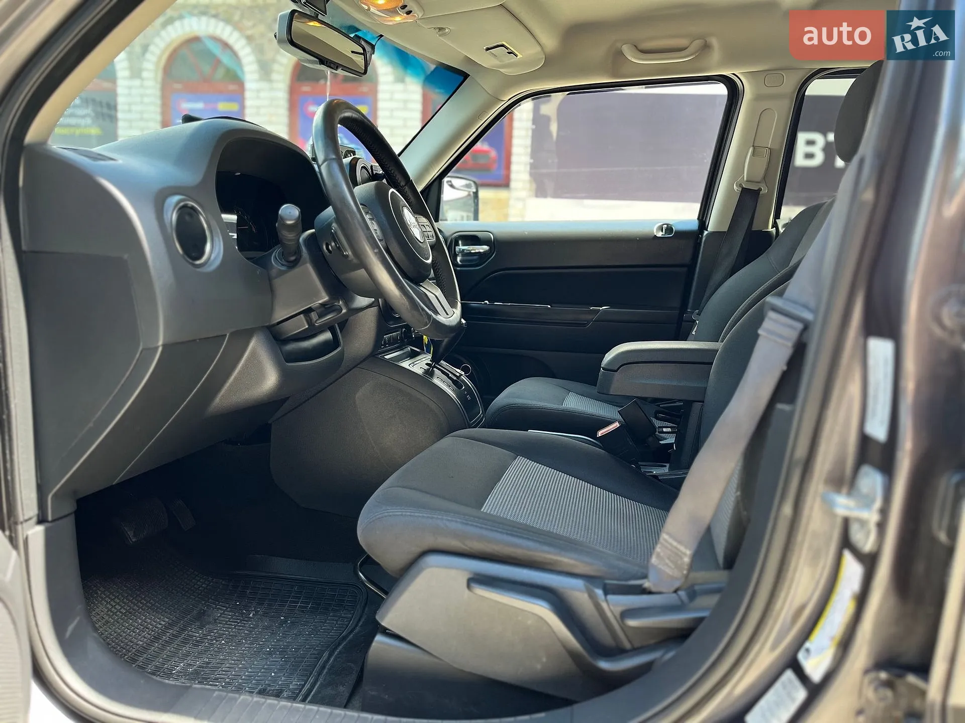 2016 Jeep Liberty (Patriot) - мініатюра 12