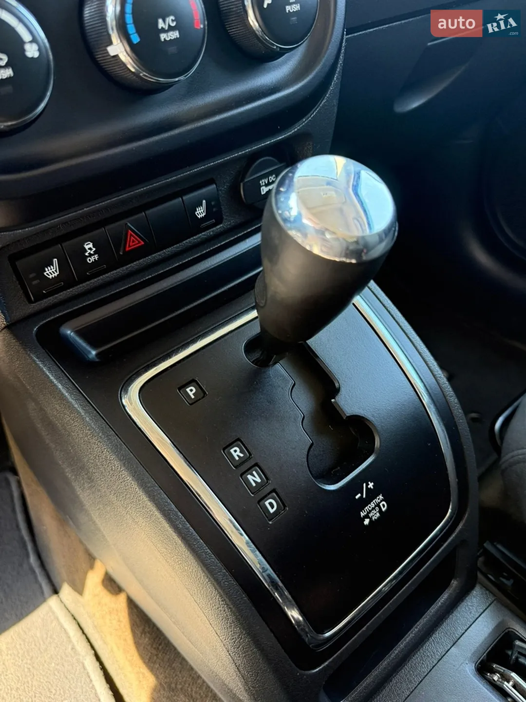 2015 Jeep Liberty (Patriot) - мініатюра 17