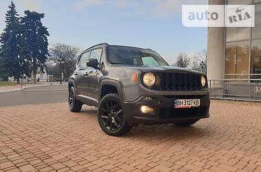 Позашляховик / Кросовер Jeep Renegade 2015 в 