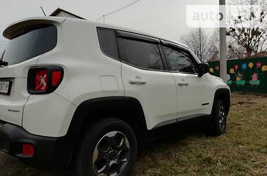 Внедорожник / Кроссовер Jeep Renegade 2016 в Киеве