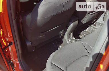 Позашляховик / Кросовер Jeep Renegade 2015 в 