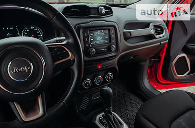 Позашляховик / Кросовер Jeep Renegade 2016 в 