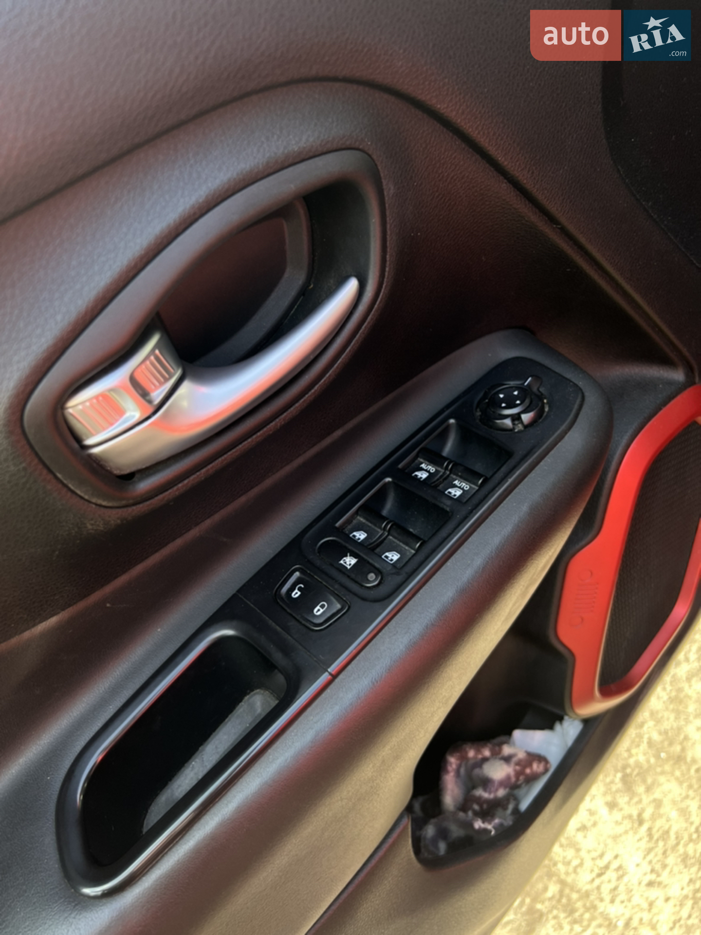 2015 Jeep Renegade - мініатюра 12