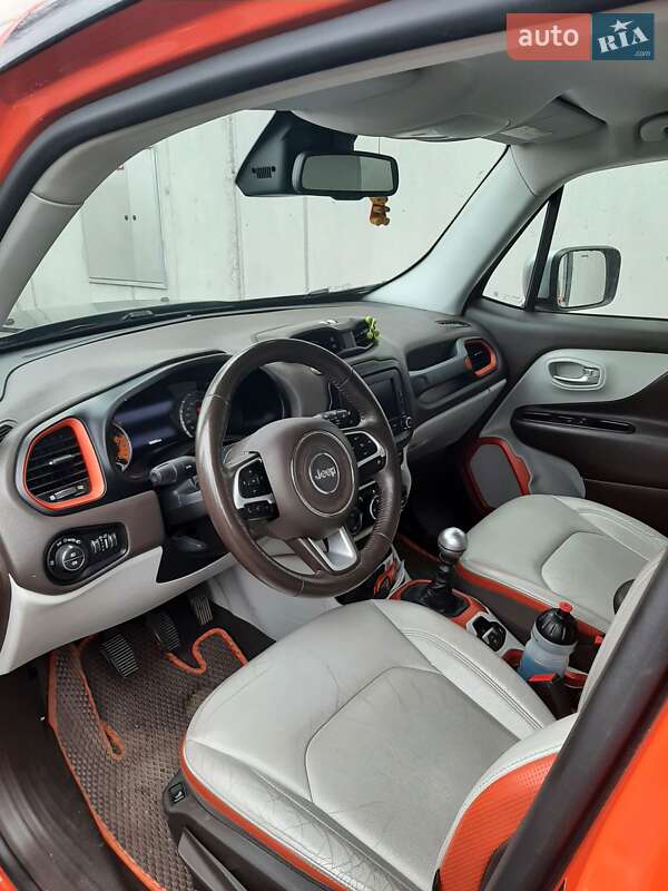 Позашляховик / Кросовер Jeep Renegade 2015 в Перечині