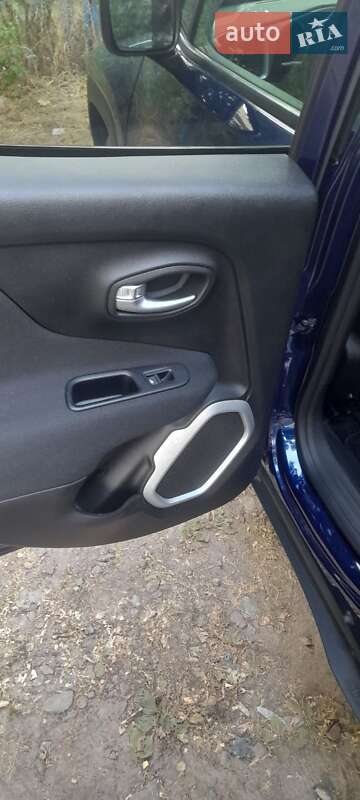 Позашляховик / Кросовер Jeep Renegade 2019 в Києві фото 12 Позашляховик / Кросовер Jeep Renegade 2019 в Києві