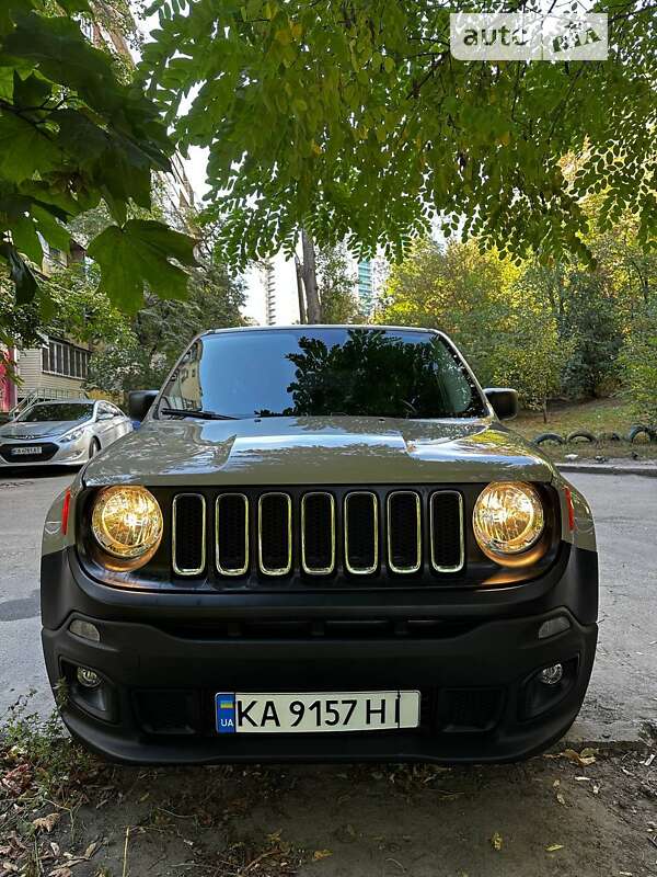 Внедорожник / Кроссовер Jeep Renegade 2016 в Киеве