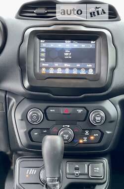 Внедорожник / Кроссовер Jeep Renegade 2018 в 