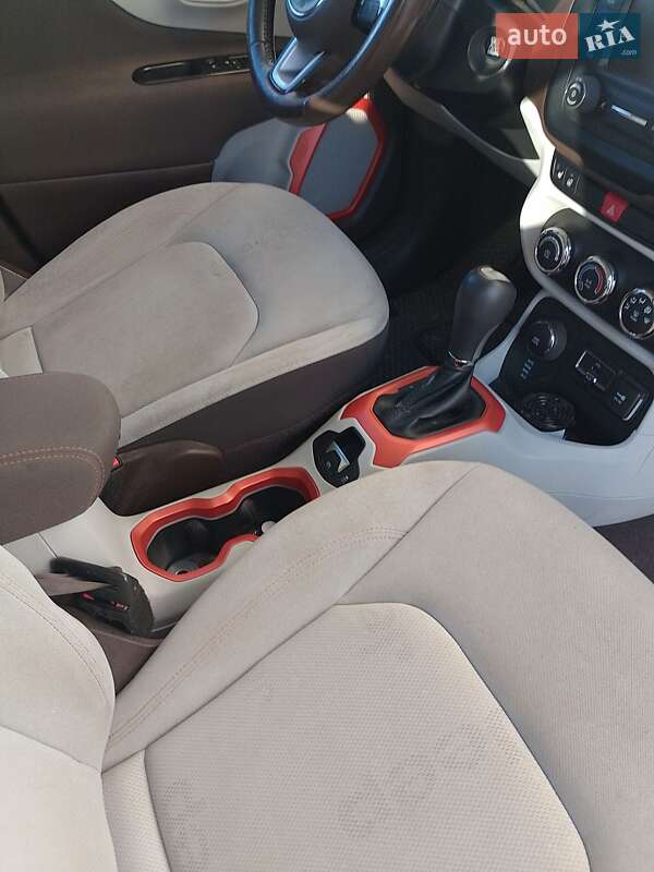 Внедорожник / Кроссовер Jeep Renegade 2015 в Борисполе