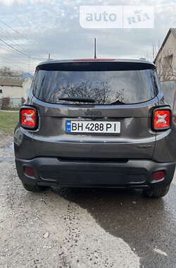 Внедорожник / Кроссовер Jeep Renegade 2016 в Одессе