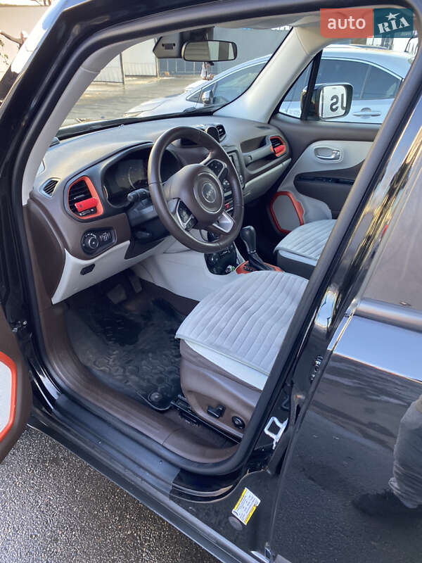 Позашляховик / Кросовер Jeep Renegade 2015 в Києві