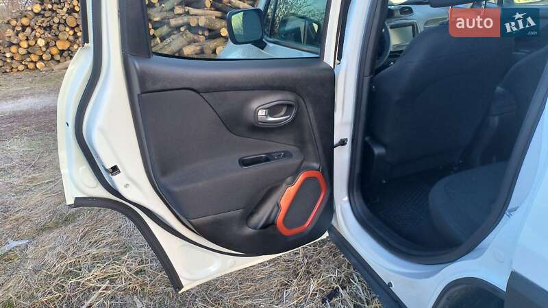 Внедорожник / Кроссовер Jeep Renegade 2018 в Смеле