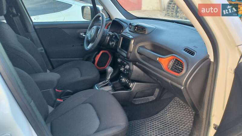 Внедорожник / Кроссовер Jeep Renegade 2018 в Смеле