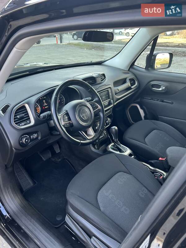 Внедорожник / Кроссовер Jeep Renegade 2016 в Ровно