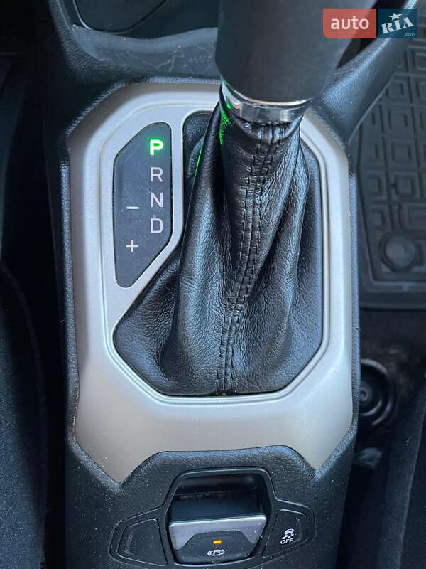 Позашляховик / Кросовер Jeep Renegade 2015 в Чернівцях