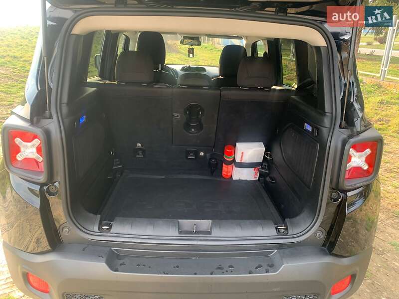 Позашляховик / Кросовер Jeep Renegade 2015 в Чернівцях