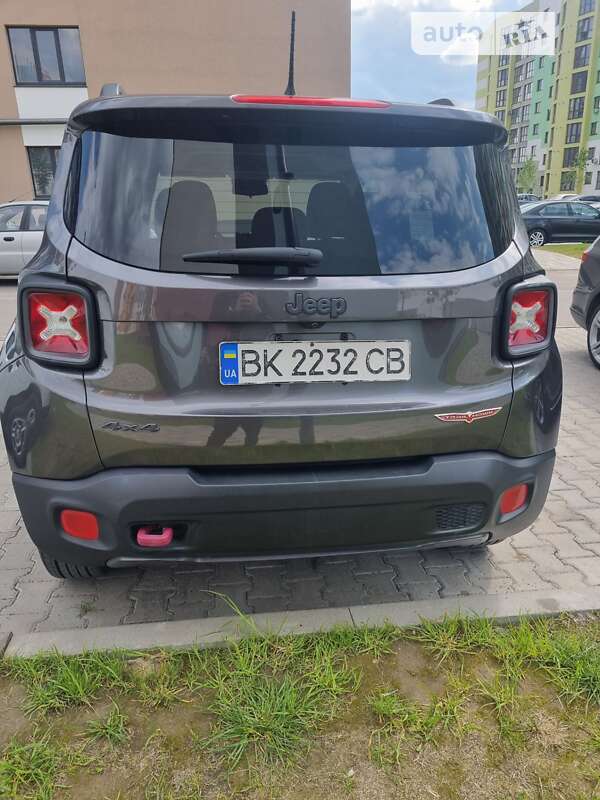 Внедорожник / Кроссовер Jeep Renegade 2016 в Ровно