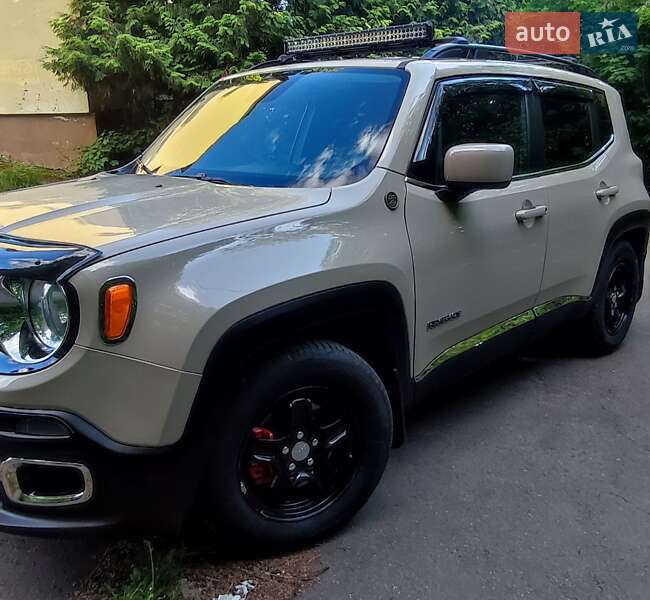 Позашляховик / Кросовер Jeep Renegade 2015 в Трускавці