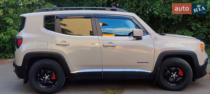 Позашляховик / Кросовер Jeep Renegade 2015 в Трускавці