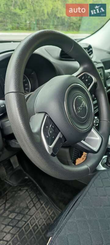 Позашляховик / Кросовер Jeep Renegade 2015 в Трускавці