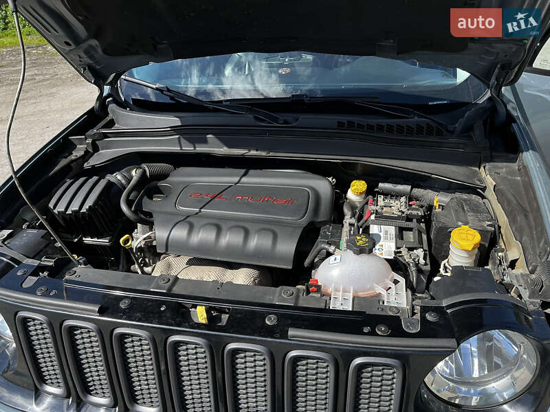 Позашляховик / Кросовер Jeep Renegade 2015 в Броварах