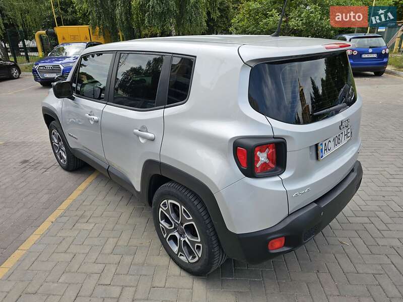 Позашляховик / Кросовер Jeep Renegade 2016 в Луцьку