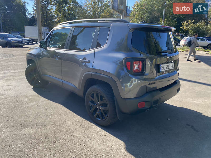 Позашляховик / Кросовер Jeep Renegade 2016 в Львові