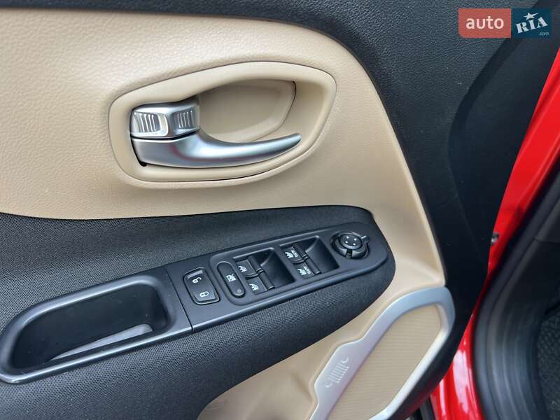 Внедорожник / Кроссовер Jeep Renegade 2015 в Одессе