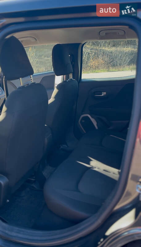 Внедорожник / Кроссовер Jeep Renegade 2017 в Березовке фото 5 Внедорожник / Кроссовер Jeep Renegade 2017 в Березовке