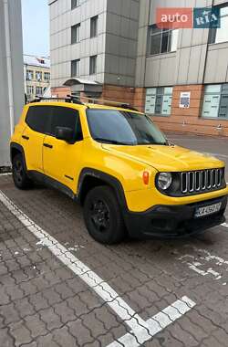 Внедорожник / Кроссовер Jeep Renegade 2016 в Киеве