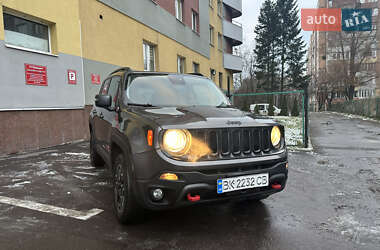 Внедорожник / Кроссовер Jeep Renegade 2016 в Ровно