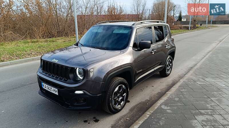 Позашляховик / Кросовер Jeep Renegade 2016 в Василькові