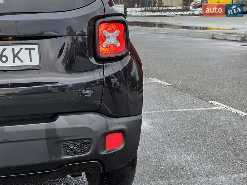 Позашляховик / Кросовер Jeep Renegade 2016 в Києві