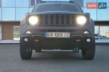 Внедорожник / Кроссовер Jeep Renegade 2016 в 