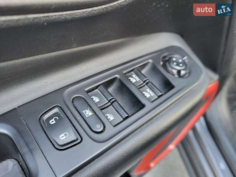 Позашляховик / Кросовер Jeep Renegade 2016 в Києві