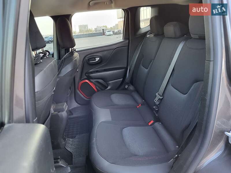 Позашляховик / Кросовер Jeep Renegade 2016 в Києві