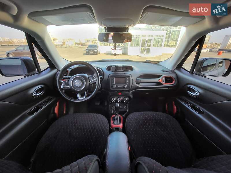 Позашляховик / Кросовер Jeep Renegade 2016 в Києві