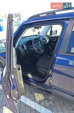 Внедорожник / Кроссовер Jeep Renegade 2016 в 