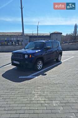 Внедорожник / Кроссовер Jeep Renegade 2016 в 