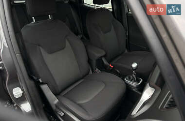 Внедорожник / Кроссовер Jeep Renegade 2018 в 