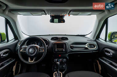 Внедорожник / Кроссовер Jeep Renegade 2016 в 