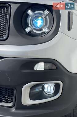 Позашляховик / Кросовер Jeep Renegade 2015 в 