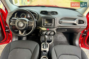 Внедорожник / Кроссовер Jeep Renegade 2016 в 