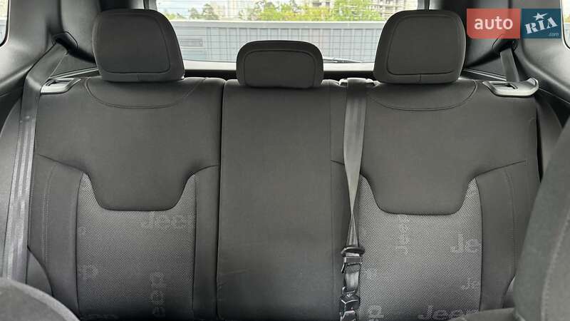 Внедорожник / Кроссовер Jeep Renegade 2016 в Киеве