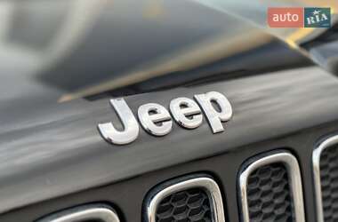 Внедорожник / Кроссовер Jeep Renegade 2016 в 