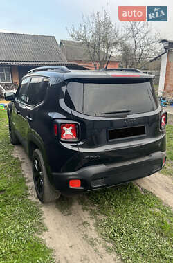 Внедорожник / Кроссовер Jeep Renegade 2016 в 