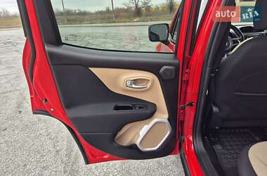 Позашляховик / Кросовер Jeep Renegade 2015 в 