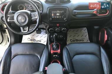 Внедорожник / Кроссовер Jeep Renegade 2016 в 