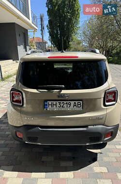 Внедорожник / Кроссовер Jeep Renegade 2016 в 